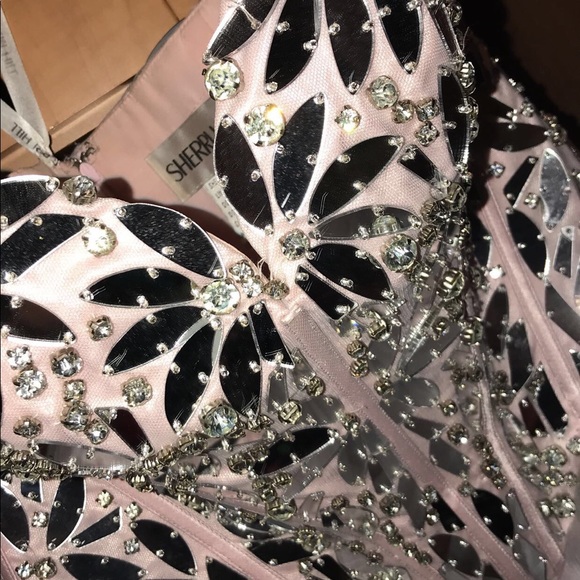 SHERRI HILL PROM DRESS - Picture 3 of 4